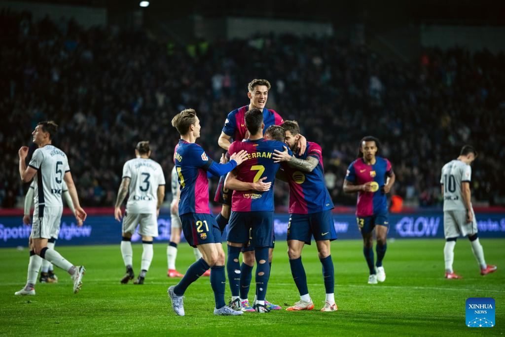 Barcelona Player celebrate their victory against Osasuna in Laliga