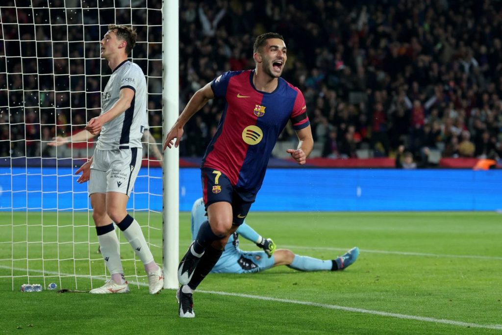 Ferran Torres Celebrates after opening the score for Barcelona 
